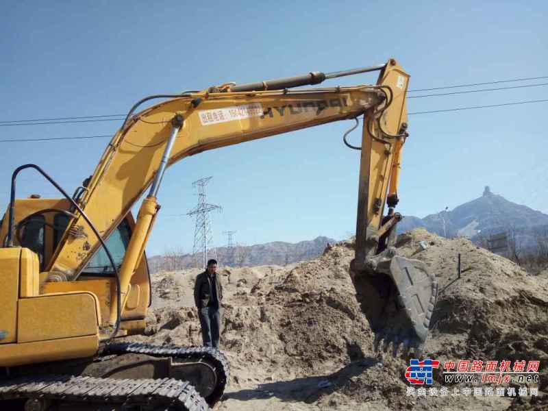 内蒙古出售转让二手18000小时2006年现代R215挖掘机
