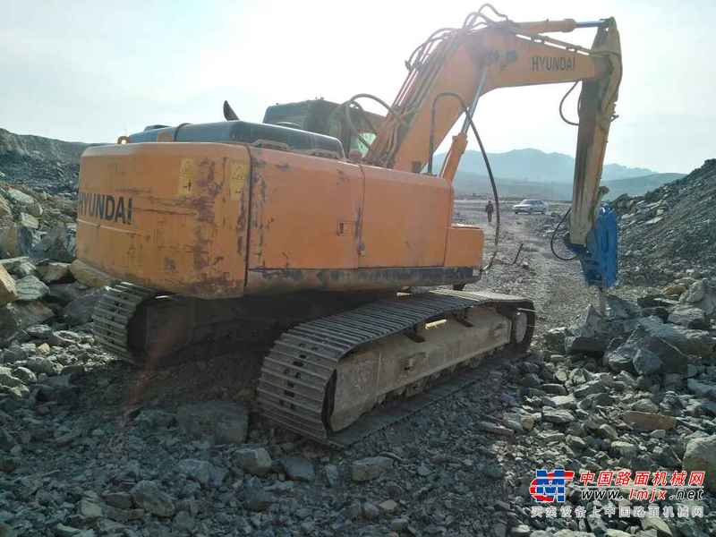 河南出售转让二手5000小时2013年现代R225LC挖掘机