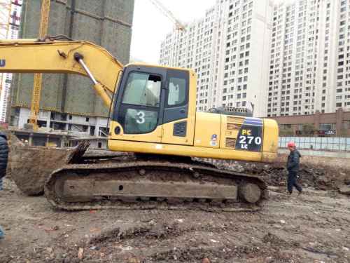 云南出售转让二手13000小时2011年小松PC240LC挖掘机