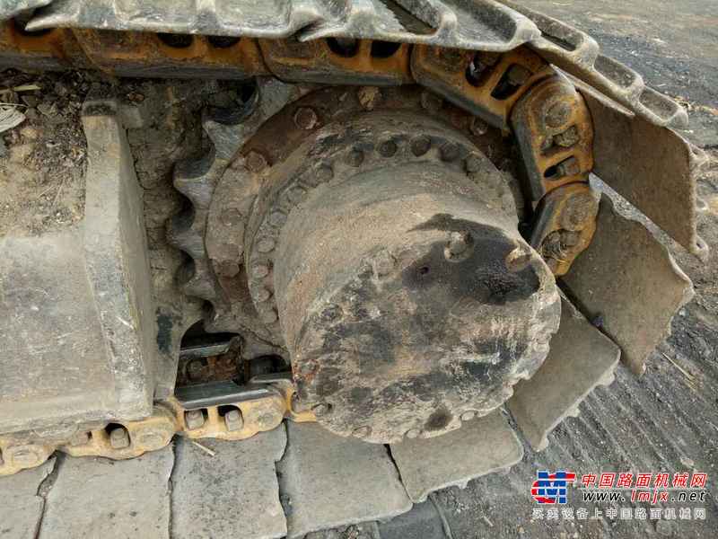 黑龙江出售转让二手13000小时2006年日立ZX240LC挖掘机