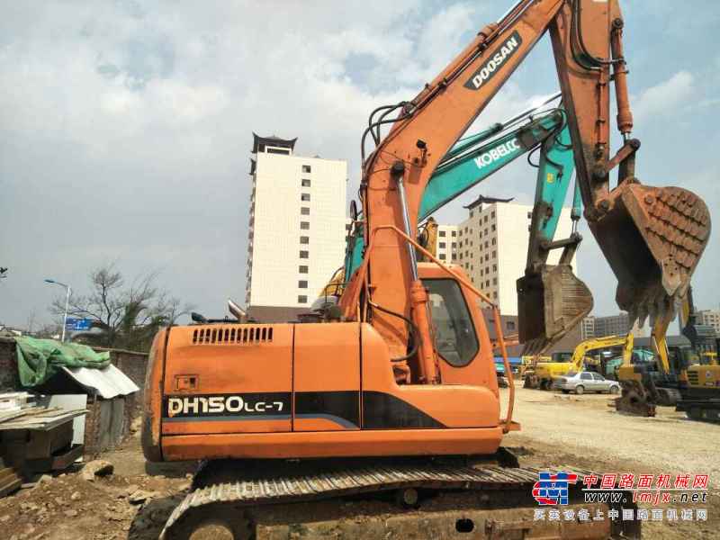 云南出售转让二手13000小时2010年斗山DH150挖掘机