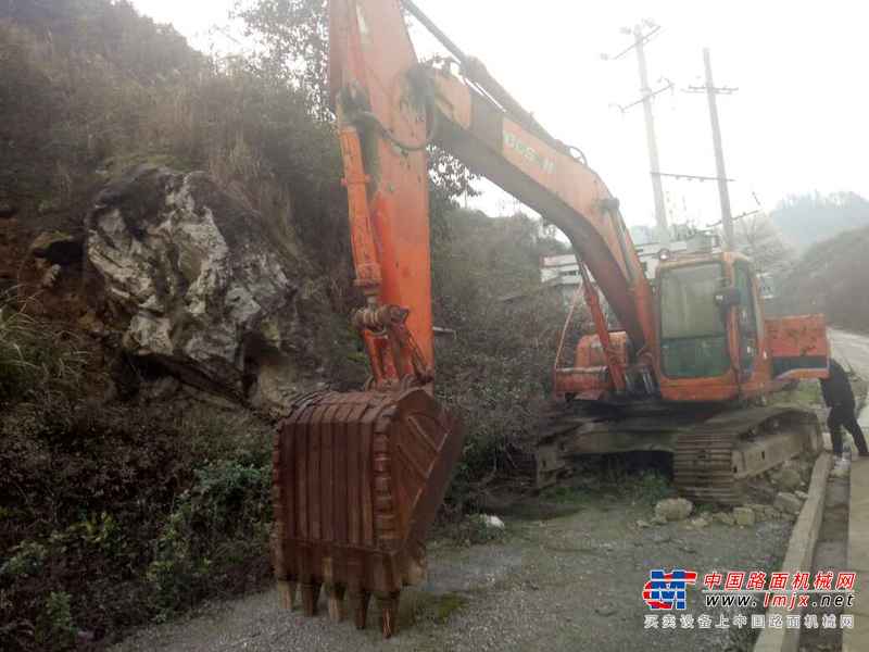 贵州出售转让二手8639小时2009年斗山DH220挖掘机