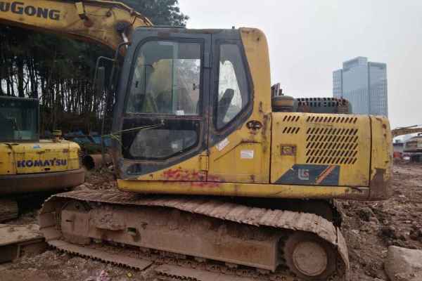重庆出售转让二手8000小时2010年柳工CLG915C挖掘机