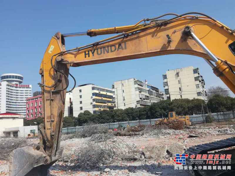河南出售转让二手13000小时2011年现代R225LC挖掘机