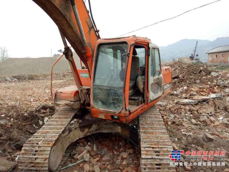 湖南出售转让二手15000小时2009年斗山DH225挖掘机