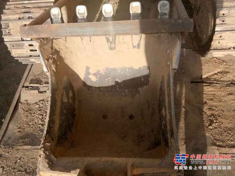 宁夏出售转让二手3000小时2014年龙工LG6060D挖掘机