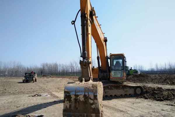 河南出售转让二手6400小时2011年三一重工SY215C挖掘机