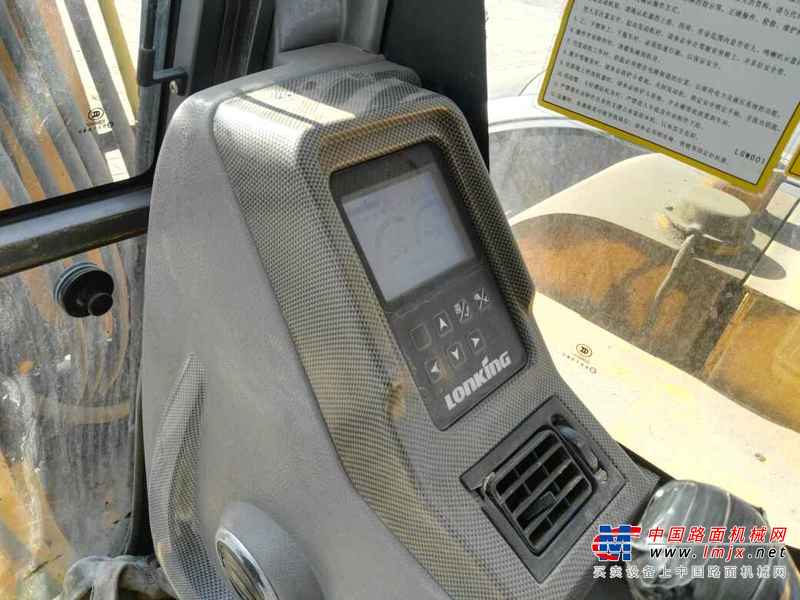 山西出售转让二手5200小时2011年龙工LG6065挖掘机