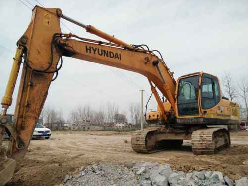 安徽出售转让二手9000小时2012年现代R215挖掘机