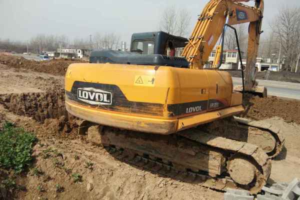 安徽出售转让二手7000小时2012年福田雷沃FR220挖掘机