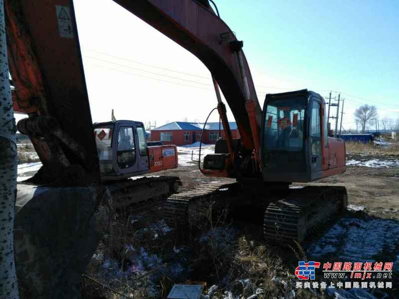 黑龙江出售转让二手17000小时2006年日立ZX230挖掘机