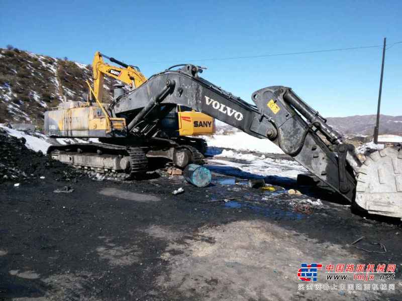内蒙古出售转让二手10000小时2011年沃尔沃EC460BLC挖掘机
