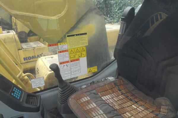 重庆出售转让二手6000小时2011年小松PC300挖掘机