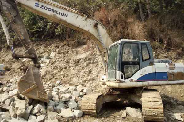 贵州出售转让二手5861小时2012年中联重科ZE205E挖掘机