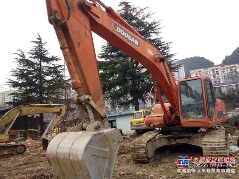 贵州出售转让二手9863小时2009年斗山DH220LC挖掘机