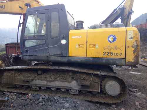 贵州出售转让二手5000小时2012年现代R225LC挖掘机