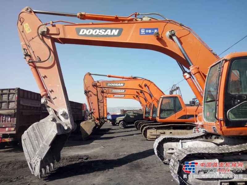 内蒙古出售转让二手8000小时2010年斗山DH300LC挖掘机