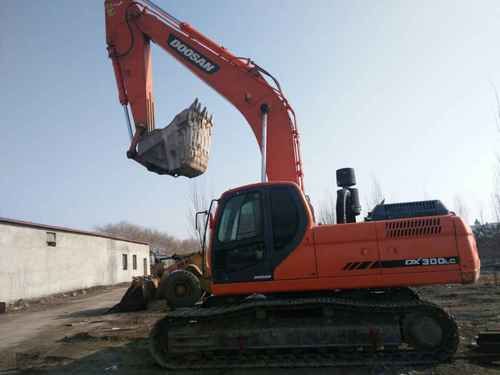 内蒙古出售转让二手3200小时2012年斗山DX300LC挖掘机