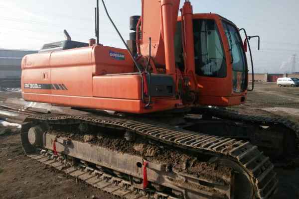 内蒙古出售转让二手3200小时2012年斗山DX300LC挖掘机