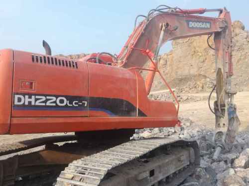 河南出售转让二手12000小时2009年斗山DH220LC挖掘机