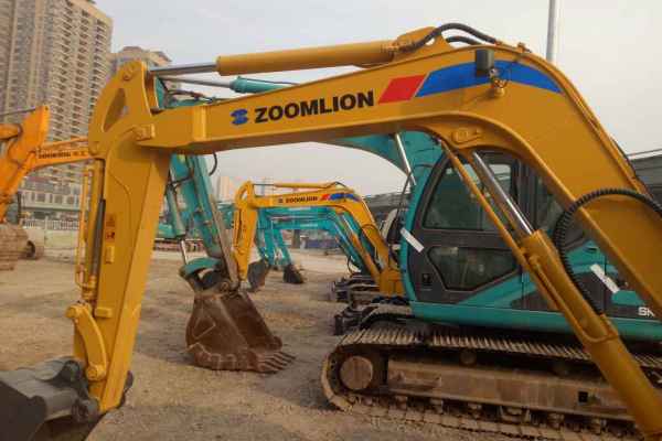 陕西出售转让二手30小时2012年中联重科ZE60E挖掘机