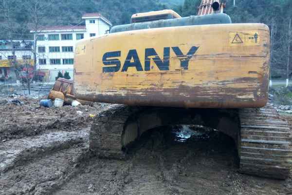贵州出售转让二手8000小时2012年三一重工SY215C挖掘机
