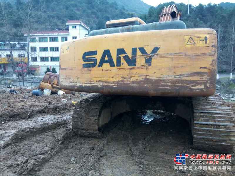 贵州出售转让二手8000小时2012年三一重工SY215C挖掘机