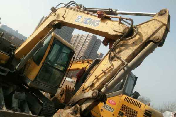 陕西出售转让二手2700小时2013年徐工XE80C挖掘机