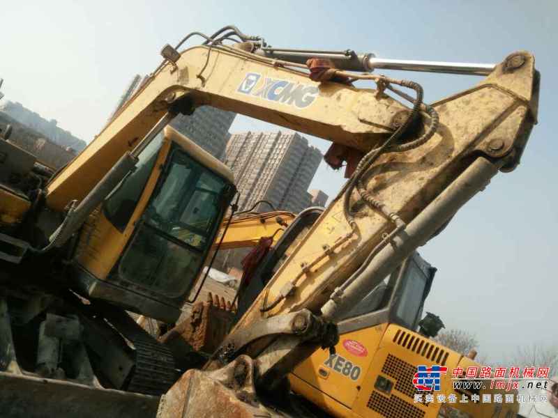 陕西出售转让二手2700小时2013年徐工XE80C挖掘机