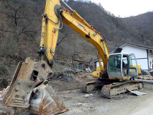 陕西出售转让二手17000小时2010年住友SH200A3挖掘机