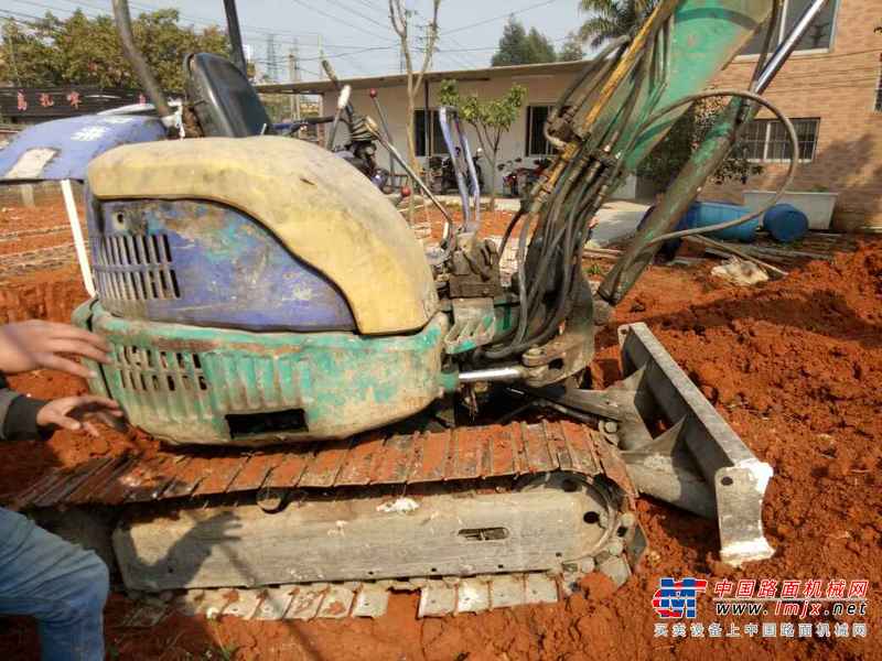 广东出售转让二手13500小时2003年小松PC30MR挖掘机