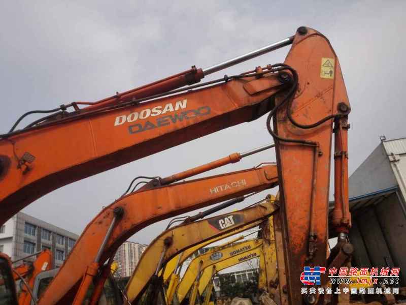 重庆出售转让二手12000小时2009年斗山DH225LC挖掘机