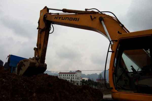 贵州出售转让二手10000小时2008年现代R335L挖掘机