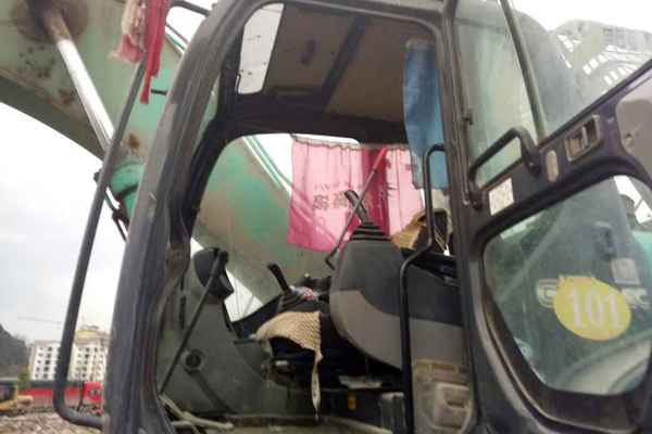 贵州出售转让二手9183小时2011年神钢SK260LC挖掘机