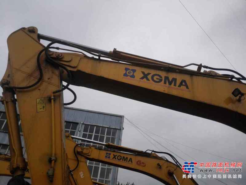 重庆出售转让二手10000小时2011年厦工XG825LC挖掘机
