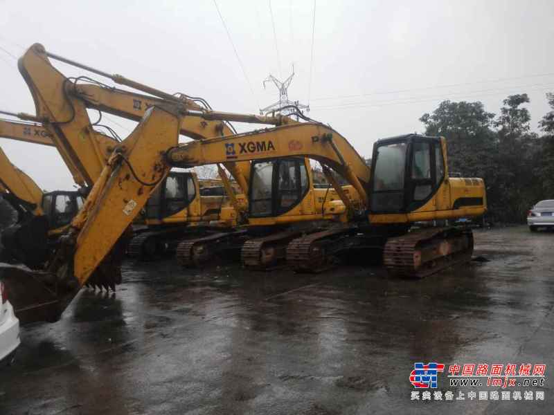 重庆出售转让二手10000小时2011年厦工XG822LC挖掘机