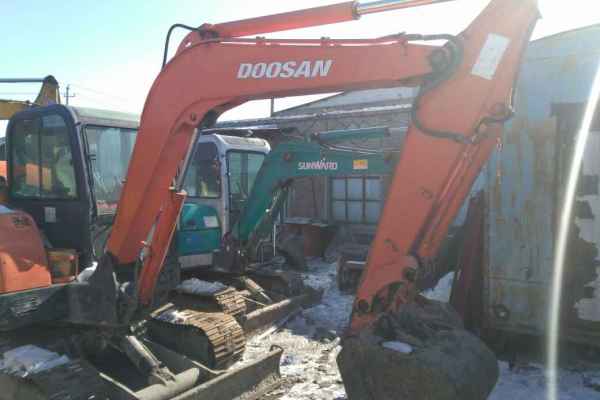 黑龙江出售转让二手8000小时2009年斗山DH60挖掘机