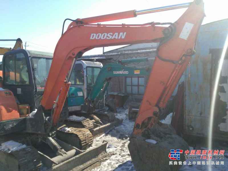 黑龙江出售转让二手8000小时2009年斗山DH60挖掘机