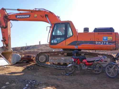 河北出售转让二手8000小时2011年斗山DH300LC挖掘机