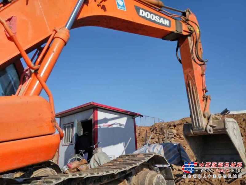 河北出售转让二手8000小时2011年斗山DH300LC挖掘机