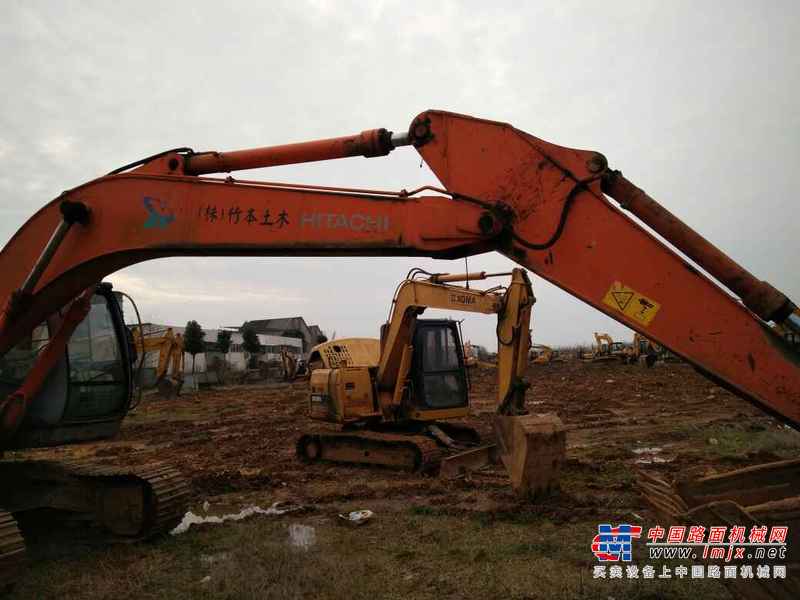 湖北出售转让二手12000小时2006年日立ZX200挖掘机