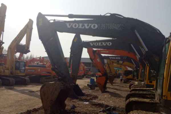 江苏出售转让二手8686小时2010年沃尔沃EC210B挖掘机
