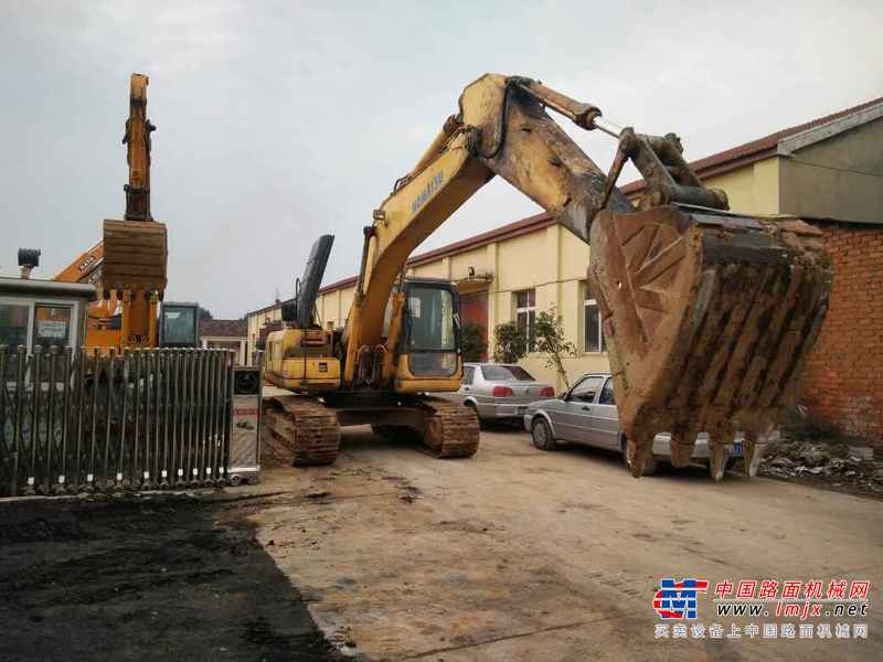 湖北出售转让二手9000小时2010年柳工CLG205C挖掘机