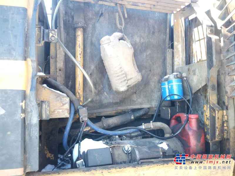 黑龙江出售转让二手15000小时2003年卡特彼勒320B挖掘机