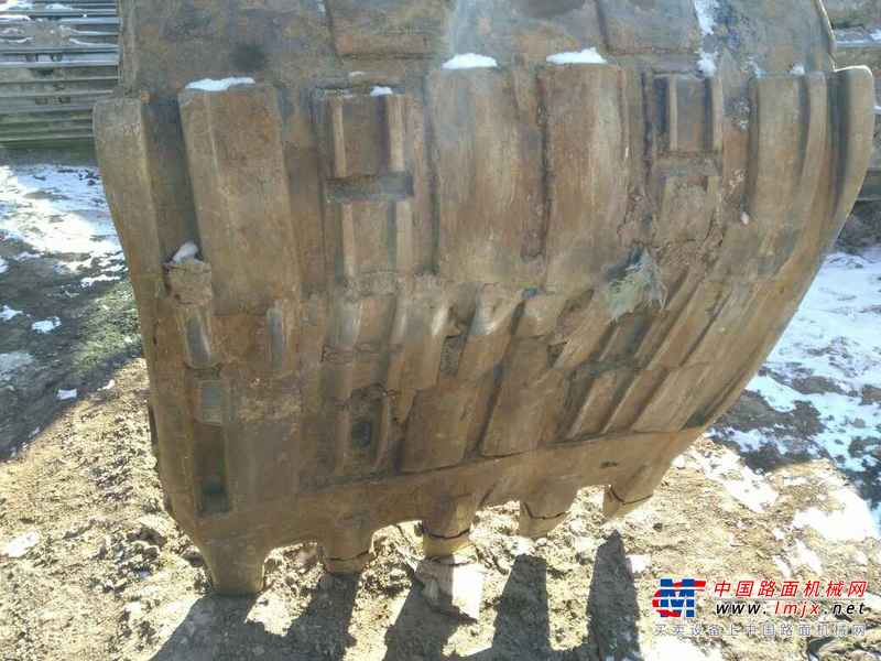 黑龙江出售转让二手11000小时2004年卡特彼勒320C挖掘机
