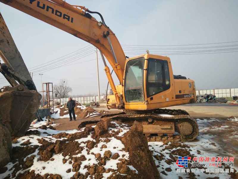 河南出售转让二手12000小时2008年现代R215挖掘机