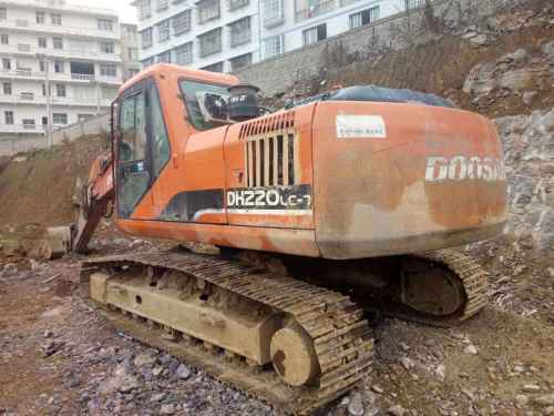 贵州出售转让二手2308小时2009年斗山DH220挖掘机