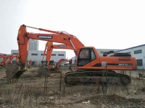 山东出售转让二手4000小时2013年斗山DH370LC挖掘机