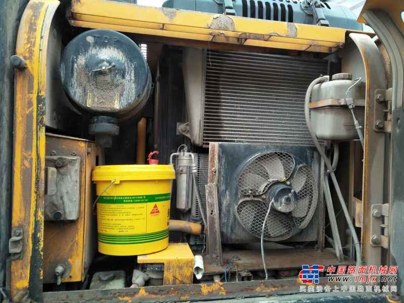 重庆出售转让二手8000小时2010年现代R150LC挖掘机