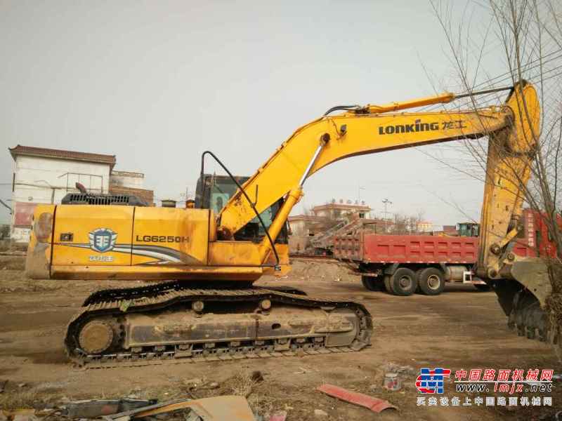 甘肃出售转让二手4000小时2012年龙工LG6235挖掘机